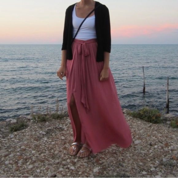ZARA - Size XS - High waisted pink maxi skirt with bow - Picture 9 of 9